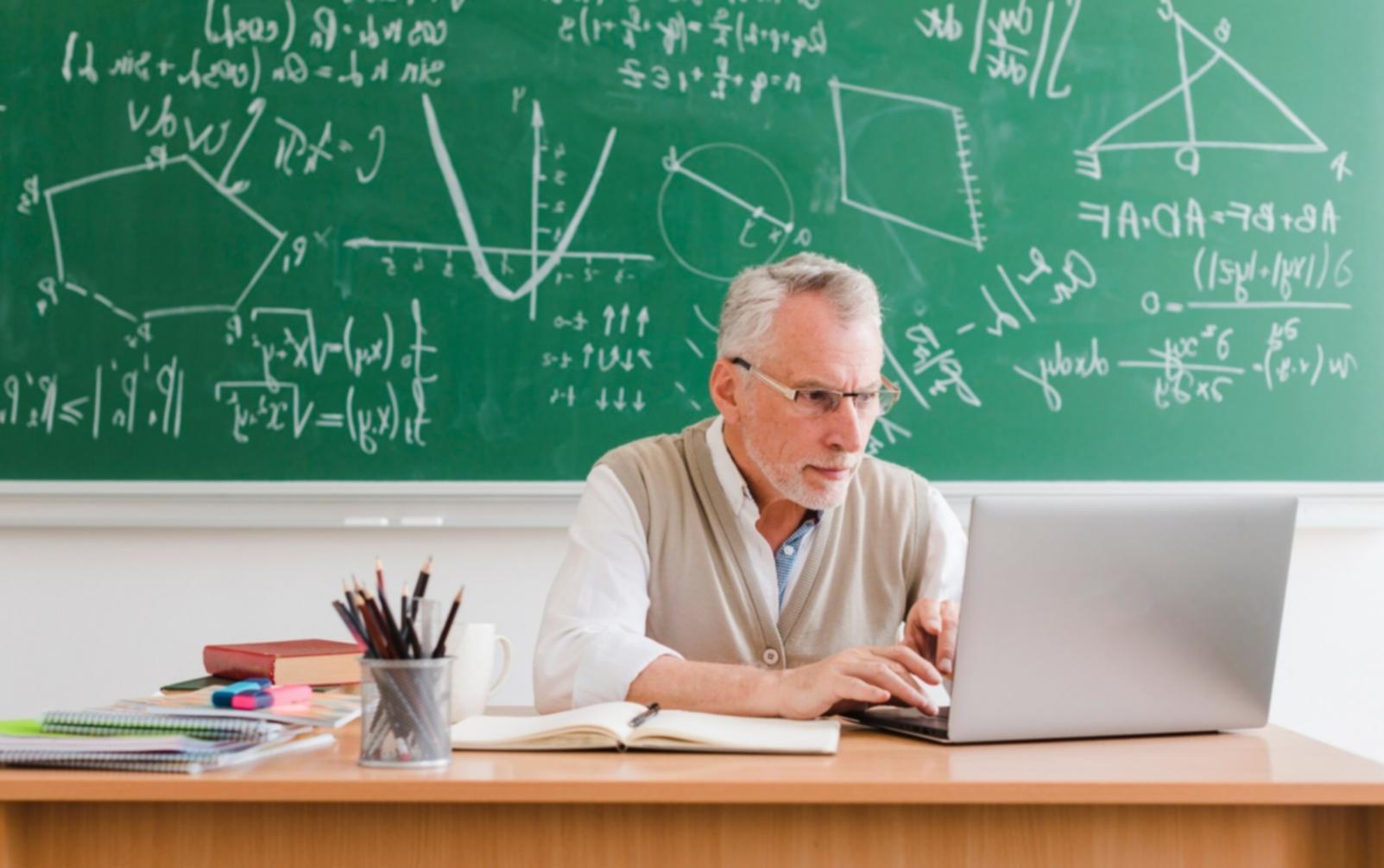 Analyse de données financières sur écrans multiples avec graphiques et tableaux de bord